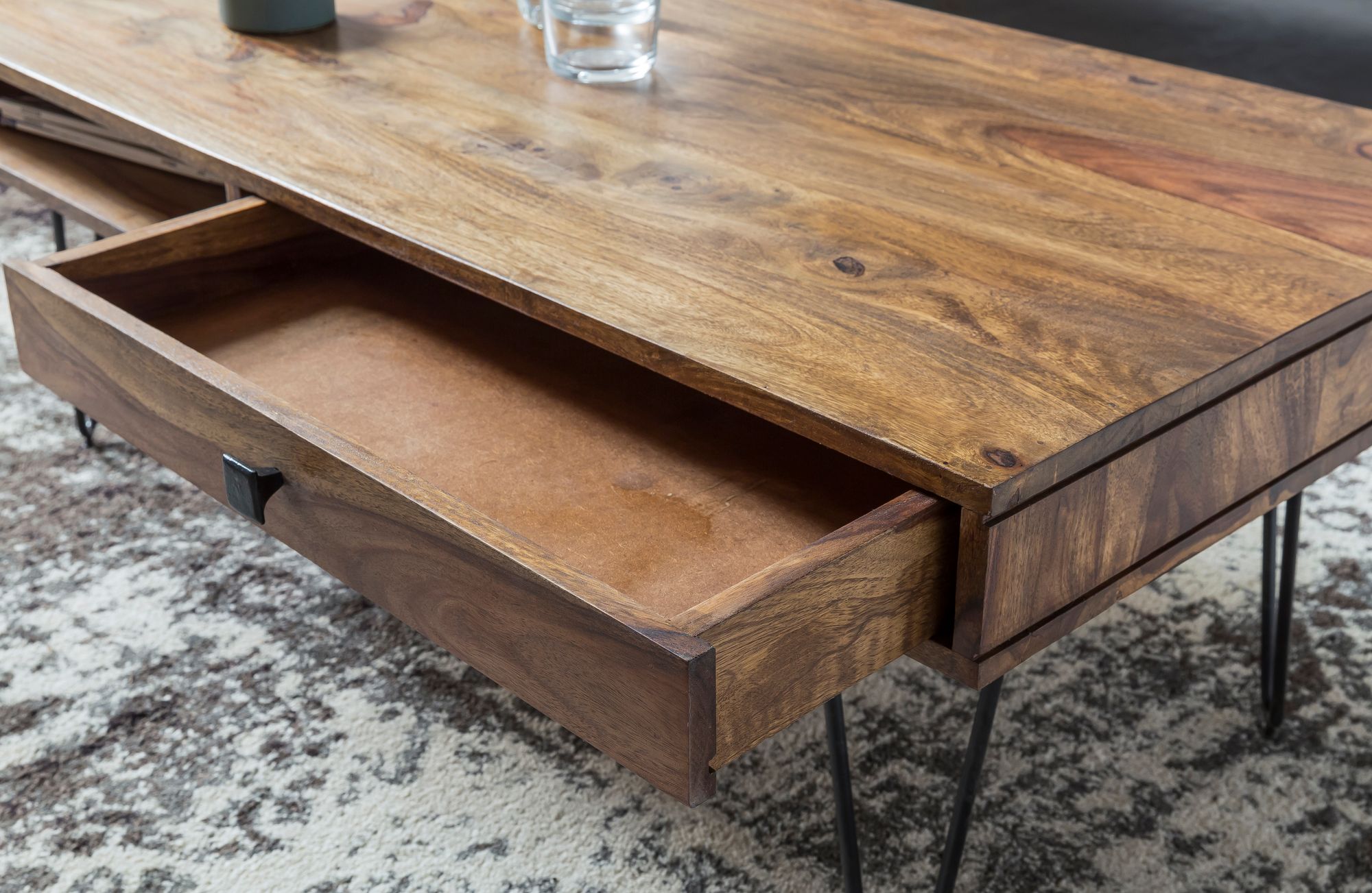 WOHNLING Couchtisch Massiv-Holz Sheesham 110cm breit Wohnzimmer-Tisch Design Metallbeine Landhaus-Stil Beistelltisch
