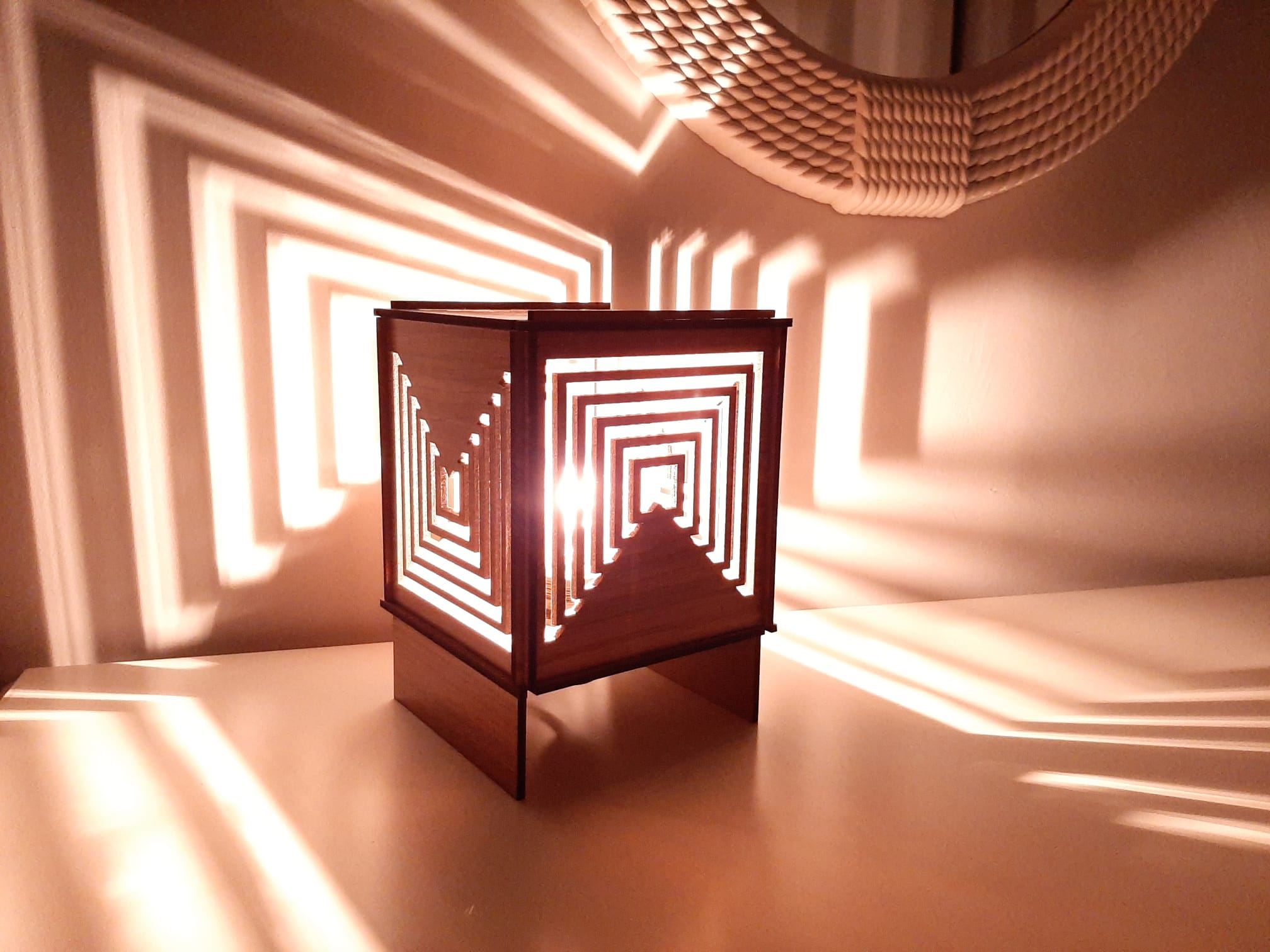 Design Tischlampe Celaya Würfel Modern