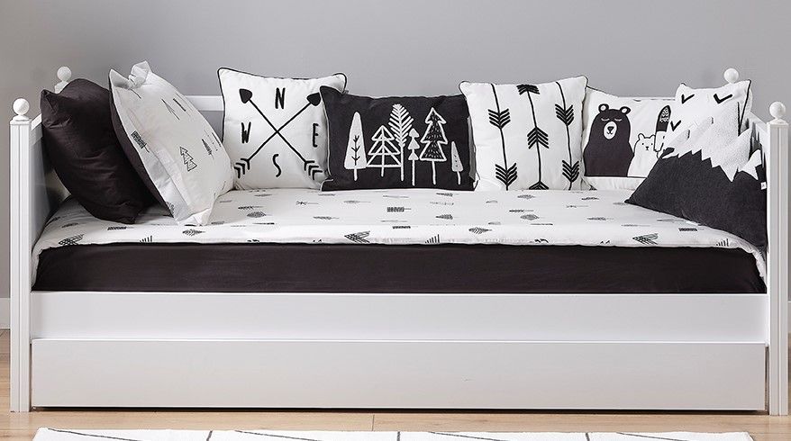 Dekokissen schwarz weiß fürs Kinderzimmer von Möbel Lux